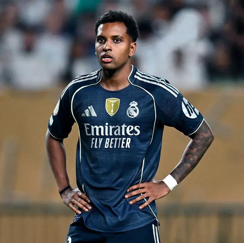 关于西甲倒计时，勒沃库森转会期伤情更新，细节引发关注，赛场秩序良好，细节决定成败的信息